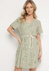 Jasnozielona Sukienka w Stylu Boho w Haftowane Kwiaty ze Sznurkiem Evionis. Zielone sukienki damskie Born2be, bez wzorów, boho, bez ramiączek. Za 179.99 zł.