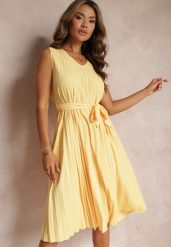 Żółta Sukienka Midi z Plisowanej Tkaniny z Materiałowym Paskiem Eudoxia. Żółte sukienki damskie Renee, bez wzorów, z materiału, eleganckie, bez ramiączek. W wyprzedaży za 63.99 zł.