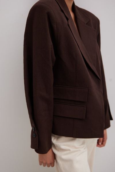 Marynarka o prostym kroju w kolorze INTENSE BROWN - RICHMOND. Brązowe marynarki i żakiety damskie Marsala, bez wzorów, z bawełny, eleganckie. Za 599.90 zł.