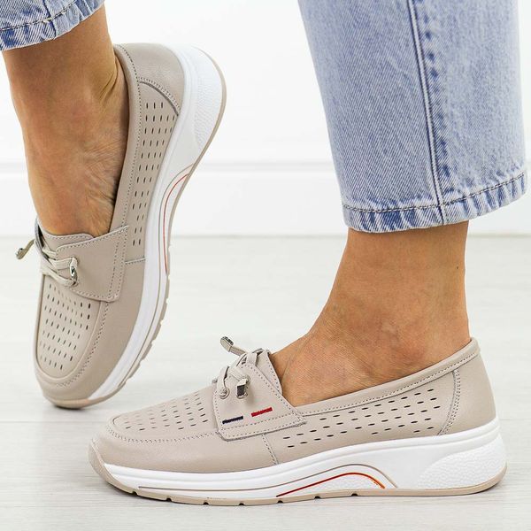 Beżowe ażurowe skórzane półbuty damskie S.Barski 871. Brązowe półbuty damskie S.BARSKI, na jesień, w ażurowe wzory, z jeansu, bez obcasa, na płaskiej podeszwie, bez zapięcia. Za 229.00 zł.