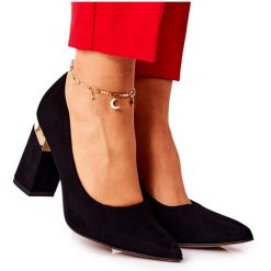 Lewski Shoes Zamszowe Czółenka Lewski 3117 Czarne. Czarne czółenka damskie bez wzorów, ze skóry, bez obcasa. Za 432.39 zł.