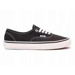 Buty na co dzień unisex VANS niskie trampki. Czarne trampki damskie Vans, bez wzorów, bez zapięcia. Za 295.00 zł.