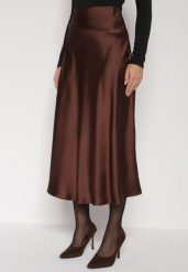 Brązowa Rozkloszowana Midi Spódnica Satynowa Zapinana na Suwak z Gumką w Pasie Williwarne. Brązowe spódnice damskie Born2be, l, bez wzorów, z satyny, midi. Za 109.99 zł.