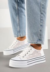 Białe Koronkowe Trampki Vices na Podwójnej Podeszwie Telosira. Białe trampki damskie Renee, bez wzorów, z koronki, bez zapięcia. Za 64.99 zł.