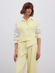 BGN Kamizelka w kolorze żółtym rozmiar: 38. Żółte kamizelki damskie BGN, z aplikacjami, bez kaptura. Za 86.99 zł.