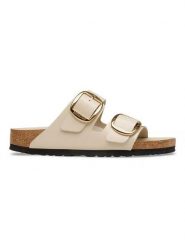 Birkenstock Skórzane klapki "Arizona Big Buckle" w kolorze kremowym rozmiar: 38. Brązowe klapki damskie Birkenstock, bez wzorów, z otwartym noskiem, bez obcasa, bez zapięcia. Za 549.06 zł.