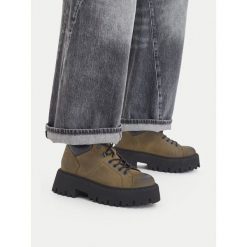 Trapery G-Star Raw. Brązowe trapery damskie G-Star Raw, bez zapięcia. Za 399.99 zł.