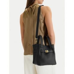 Torebka GINO ROSSI. Czarne torebki klasyczne damskie Gino Rossi, bez dodatków. Za 329.99 zł.