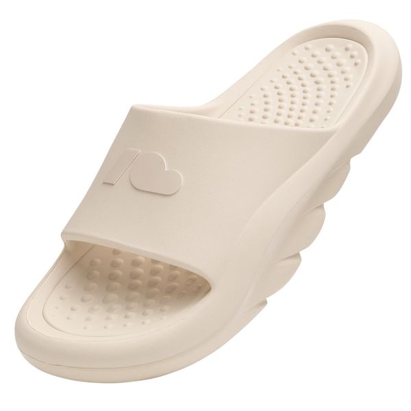 Klapki Kubota Futuro Cloud. Brązowe klapki damskie Kubota, bez wzorów, z materiału, bez obcasa, bez zapięcia. Za 139.99 zł.