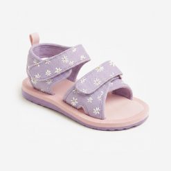 Second Life - Sandały basenowe dla malucha Nabaiji - Stan Doskonały. Fioletowe sandały damskie Decathlon, bez wzorów, z materiału, bez obcasa, bez zapięcia. Za 33.99 zł.