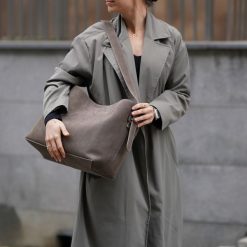 Shopperka skórzana Solier FL39 Maya szara. Szare torebki klasyczne damskie Solier, z jeansu, na ramię, zamszowe, bez dodatków. Za 399.00 zł.