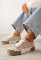 Beżowe Trampki VICES na Żłobionej Platformie Zdobione Trójkątną Aplikacją Lorerina. Brązowe trampki damskie Renee, z aplikacjami, z materiału, bez zapięcia. Za 69.99 zł.