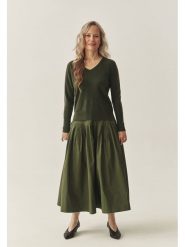 TATUUM Kaszmirowy sweter w kolorze khaki rozmiar: M. Brązowe swetry klasyczne damskie TATUUM, m, z kaszmiru, bez kołnierzyka. Za 364.95 zł.