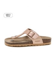 Teegu Japonki w kolorze różowozłotym rozmiar: 37. Różowe klapki damskie teegu, bez wzorów, z otwartym noskiem, bez obcasa, bez zapięcia. Za 121.99 zł.