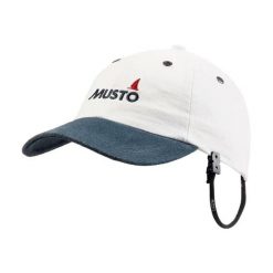 Czapka z daszkiem Musto Evolution Original Crew. Białe czapki z daszkiem damskie Musto, bez wzorów. Za 201.00 zł.
