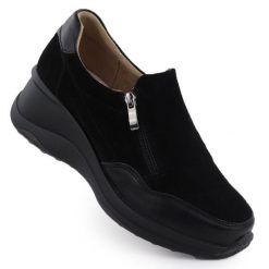 Skórzane półbuty sneakersy damskie na koturnie czarne Filippo DP6473. Czarne półbuty damskie Filippo, bez wzorów, ze skóry, bez obcasa, na koturnie, bez zapięcia. Za 202.99 zł.