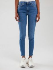 Jeansy damskie push up z wysokim stanem niebieskie Melinda High Waist 340. Niebieskie jeansy damskie Big Star, bez wzorów, z denimu, z podwyższonym stanem. Za 329.99 zł.