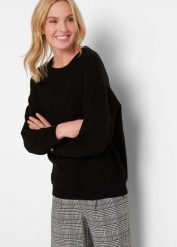 Sweter z rękawami typu nietoperz. Czarne swetry klasyczne damskie bonprix, bez kołnierzyka. Za 104.99 zł.