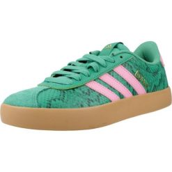 Buty ADIDAS VL COURT 3.0 Zielony. Zielone obuwie trekkingowe damskie Adidas, ze skóry, bez zapięcia. Za 275.00 zł.