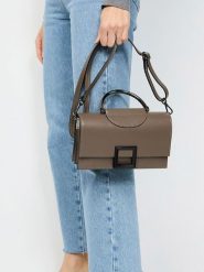 Christian Laurier Skórzana torebka "Milo" w kolorze szarym - 22 x 15 x 8 cm rozmiar: onesize. Szare torebki klasyczne damskie Christian Laurier, z materiału, przez ramię, bez dodatków. Za 344.54 zł.