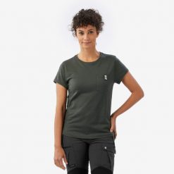 Koszulka trekkingowa damska z krótkim rękawem Merino. Zielone bluzki damskie FORCLAZ, m, bez wzorów, z materiału, bez kołnierzyka, bez ramiączek. Za 179.99 zł.