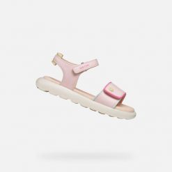 Sandały GEOX J SANDAL PUFFYPOP Rose. Czerwone sandały damskie Geox, bez wzorów, z syntetyku, bez obcasa, bez zapięcia. Za 208.99 zł.