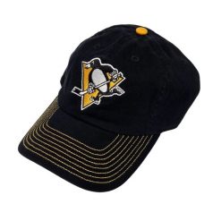 Czapka hokejowa Fanatics NHL Penguins w kolorze czarnym. Czarne czapki z daszkiem damskie FANATICS, bez wzorów. Za 173.78 zł.