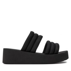 Klapki Roxy. Czarne klapki damskie Roxy, bez wzorów, bez obcasa, bez zapięcia. Za 79.99 zł.