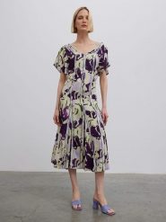 BGN Sukienka w kolorze kremowo-fioletowym rozmiar: 38. Brązowe sukienki damskie BGN, bez wzorów, z wiskozy, bez ramiączek. Za 104.39 zł.