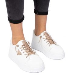 Białe sneakersy trampki z szampańskimi cyrkoniami. Białe trampki damskie bez wzorów, z materiału, bez zapięcia. Za 84.03 zł.