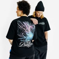 Koszulka z grafiką. Czarne koszulki damskie Decathlon, l, bez wzorów, z bawełny, bez kołnierzyka, bez ramiączek. Za 89.99 zł.