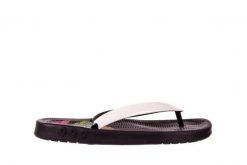 Japonki KISS 026 BLACK NEON, Czarny/ Biały, Guma - 37-38. Czarne klapki damskie Azaleia, bez wzorów, z gumy, bez obcasa, bez zapięcia. W wyprzedaży za 17.10 zł.