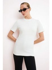 Trendyol Koszulka w kolorze kremowym rozmiar: M. Brązowe bluzki damskie Trendyol, m, bez wzorów, z bawełny, bez kołnierzyka, bez ramiączek. Za 52.99 zł.