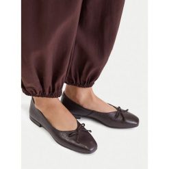 Baleriny Lasocki. Brązowe balerinki damskie Lasocki, bez wzorów. Za 179.99 zł.