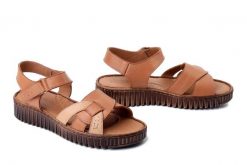 KOCH 030.332.3264 coconut-sciossors, sandały damskie. Brązowe sandały damskie KOCH, bez wzorów, ze skóry, bez obcasa, bez zapięcia. Za 239.90 zł.