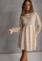 Beżowa Rustykalna Sukienka z Bawełną Zdobiona Haftem i Ażurowymi Wycięciami Winlith. Brązowe sukienki damskie Renee, z aplikacjami, z bawełny, klasyczne, bez ramiączek. Za 119.99 zł.