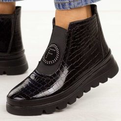 Czarne lakierowane botki damskie Filippo Dbt7169/25. Czarne botki damskie Filippo, na jesień, z gumy, eleganckie, z okrągłym noskiem, bez obcasa, bez zapięcia. Za 299.00 zł.