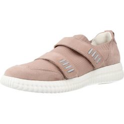 Buty GEOX D NOOVAE B Nago. Czerwone obuwie trekkingowe damskie Geox, z tkaniny, bez zapięcia. Za 352.99 zł.