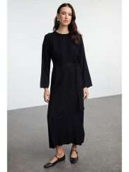 Trendyol Sukienka w kolorze czarnym rozmiar: M. Czarne sukienki damskie Trendyol, bez wzorów, z tkaniny, bez ramiączek. Za 73.99 zł.