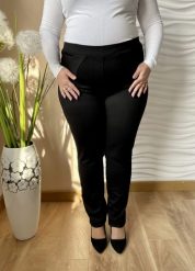 Czarne elastyczne spodnie Jasmin ze zwężaną nogawką PLUS SIZE XXL. Czarne spodnie materiałowe damskie Nasi partnerzy, bez wzorów, z elastanu, krótkie. Za 179.90 zł.