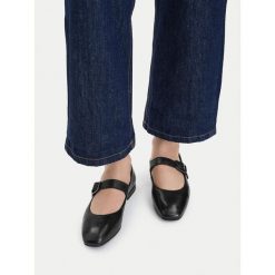 Baleriny Lasocki. Czarne balerinki damskie Lasocki, bez wzorów. Za 169.99 zł.