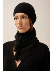 Just Cashmere Kaszmirowy szal "Lima" w kolorze czarnym rozmiar: onesize. Czarne szaliki damskie Just Cashmere, bez wzorów, z kaszmiru. Za 239.99 zł.