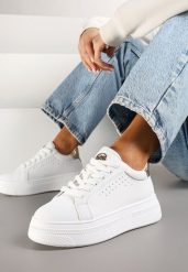 Biało-Złote Sneakersy Vices na Platformie Ozdobione Napisem i Perforacją Nonaritha. Białe obuwie sportowe damskie Renee, z jeansu, bez zapięcia. Za 99.99 zł.