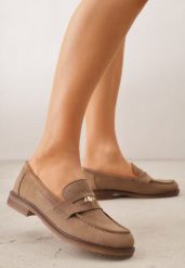 Ciemnobeżowe Mokasyny VICES z Wkładką ze Skóry Naturalnej i Metaliczną Aplikacją Nanora. Brązowe mokasyny damskie Born2be, z jeansu, bez obcasa. Za 89.99 zł.