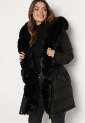 Czarna Pikowana Kurtka z Ozdobnym Futerkiem Dristella. Czarne kurtki damskie Born2be, l, z aplikacjami, bez kaptura. Za 299.99 zł.