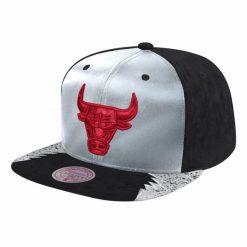 Czapka z daszkiem Mitchell & Ness NBA 5 Snapback Chicago Bulls -CBUYYPPPGYBK. Białe czapki z daszkiem damskie Mitchell & Ness, bez wzorów. Za 89.00 zł.