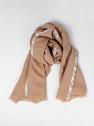 FREDs BRUDER Szal w kolorze beżowym - 200 x 130 cm rozmiar: onesize. Brązowe szaliki damskie FREDs BRUDER, bez wzorów, z materiału. Za 47.71 zł.