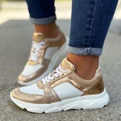 Złote sneakersy damskie M.Daszyński 2061-1. Białe obuwie sportowe damskie M.Daszyński, ze skóry, bez zapięcia. Za 129.00 zł.