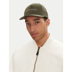 Czapka z daszkiem Alpha Industries. Zielone czapki z daszkiem damskie Alpha Industries, bez wzorów. Za 79.99 zł.