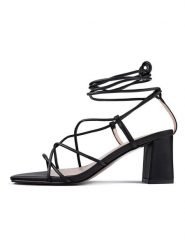 Loft37 Skórzane sandały w kolorze czarnym rozmiar: 40. Czarne sandały damskie loft37, bez wzorów, z otwartym noskiem, bez obcasa, na koturnie, bez zapięcia. Za 304.99 zł.